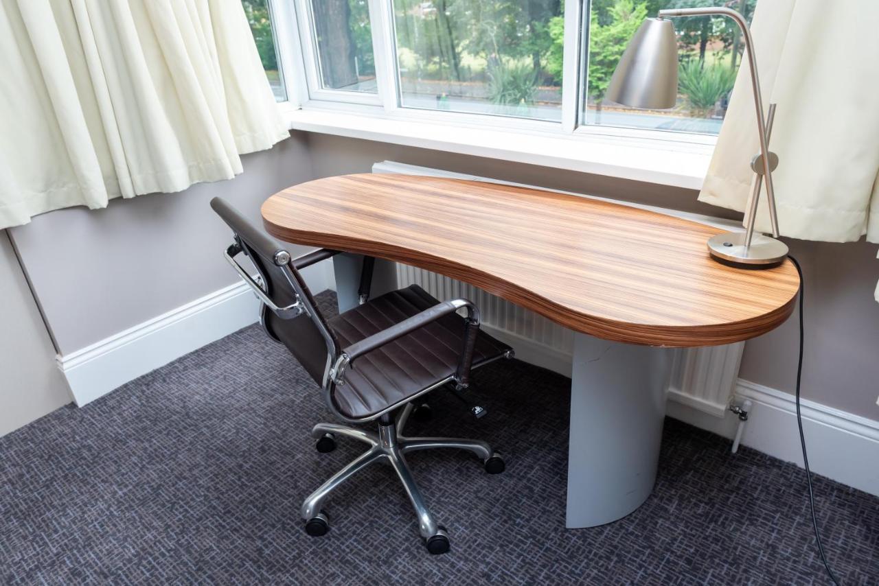 Uno Hotel Heathrow Windsor Σλόουθ Εξωτερικό φωτογραφία