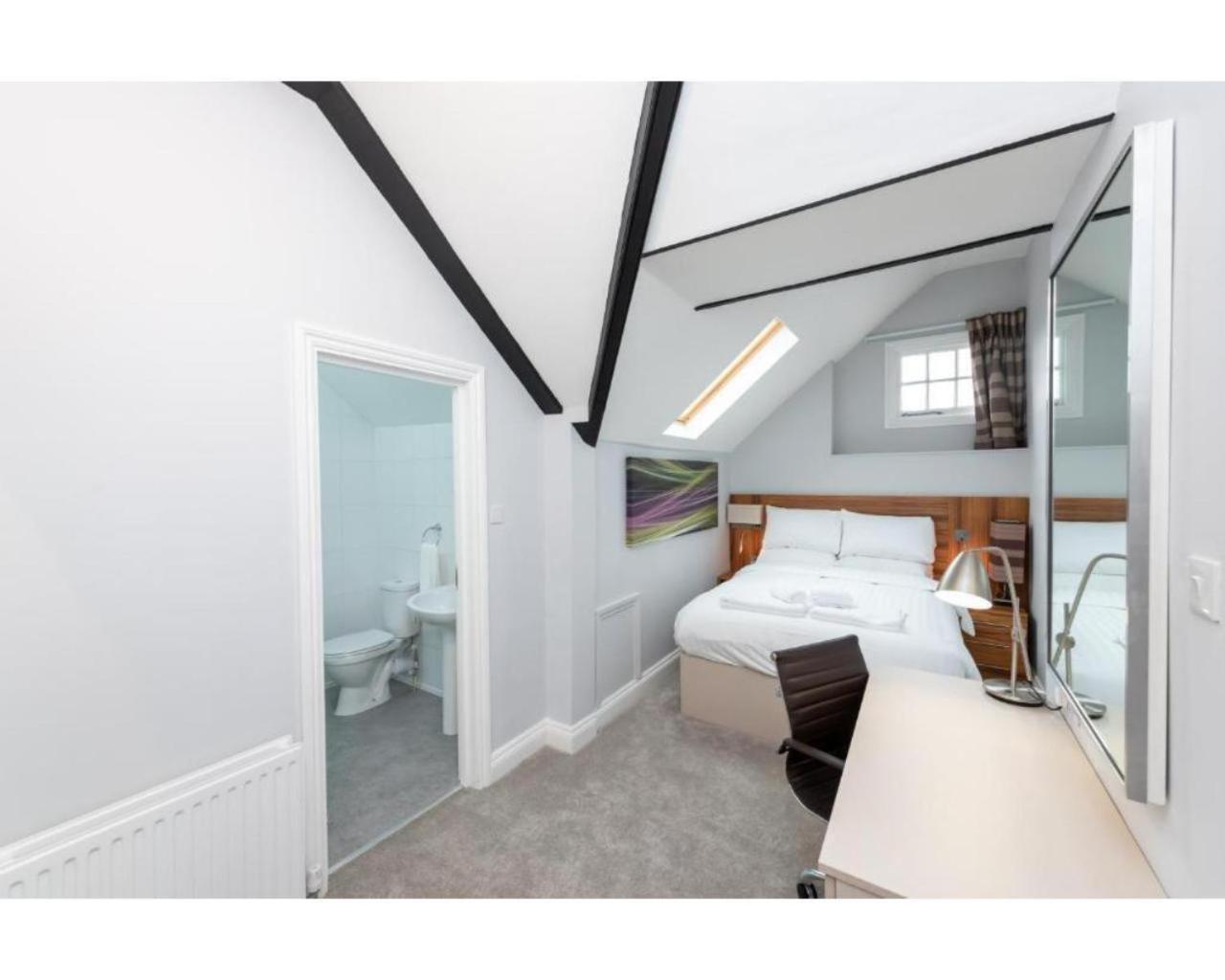 Uno Hotel Heathrow Windsor Σλόουθ Εξωτερικό φωτογραφία